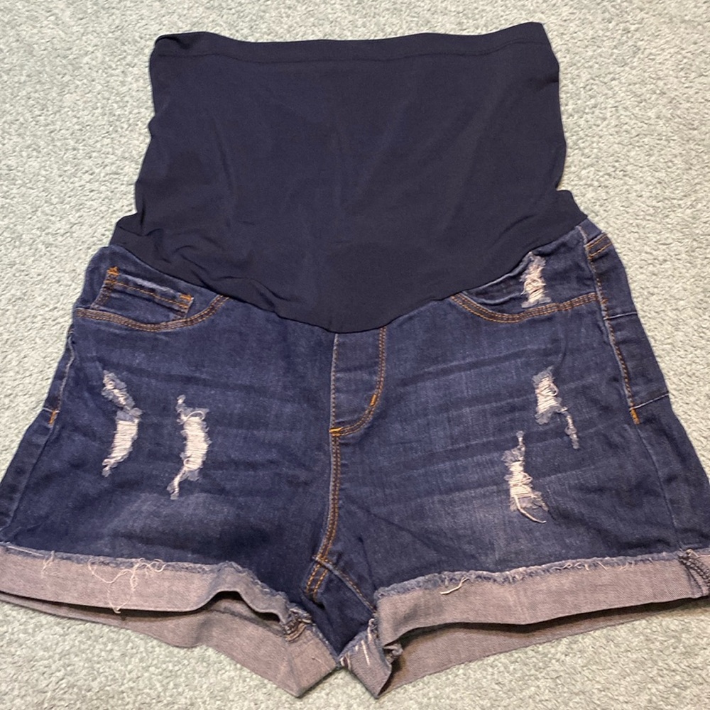 Maternity shorts